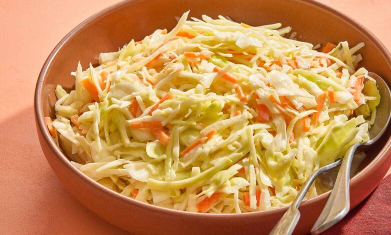 طرز تهیه سالاد کولسلا یا سالاد کلم و هویج