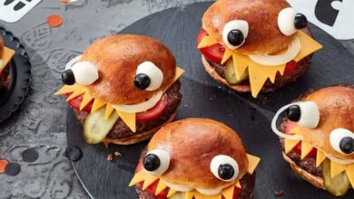 طرز تهیه برگر هیولایی برای هالووین